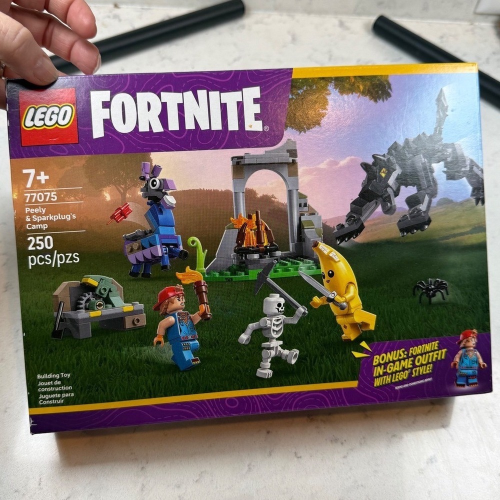 LEGO Fortnite Peely & Sparkplug's Camp 77075‎ Building Set 250 Pcs New Sealed